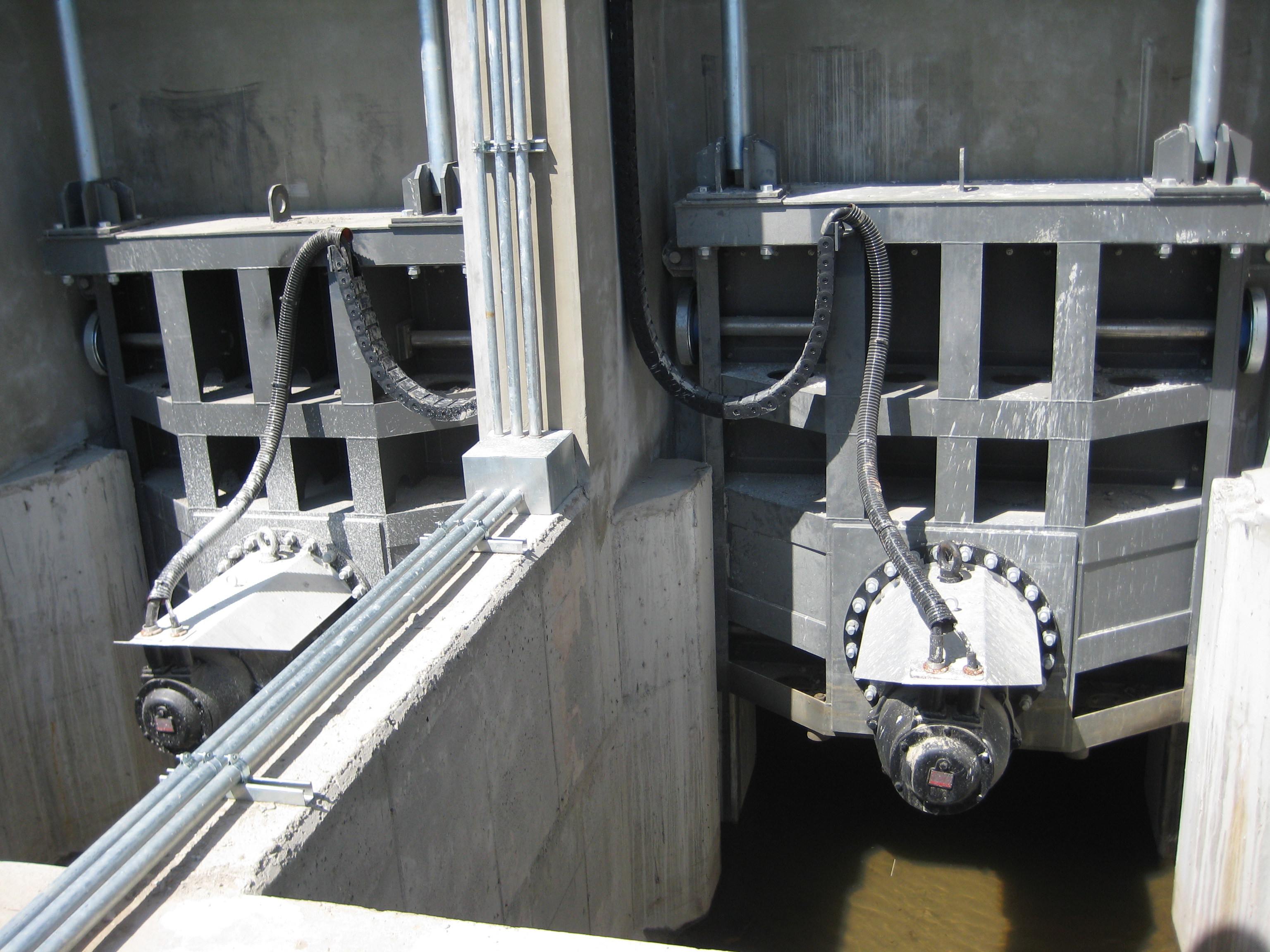 Hasuh Pump Gate® system is a new technology for drainage facility that integrates pump and gate into...